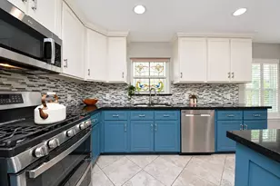 10303 Greenwillow St, Houston, TX 77035 - Photo 14