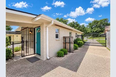10303 Greenwillow Street, Houston, TX 77035 - Photo 32