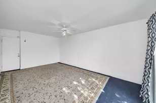 10303 Greenwillow St, Houston, TX 77035 - Photo 38