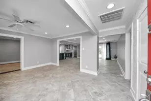 10303 Greenwillow St, Houston, TX 77035 - Photo 8
