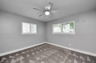 10303 Greenwillow St, Houston, TX 77035 - Photo 22