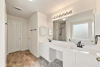 10 Orchid Grove Place, Conroe, TX 77385 - Photo 32