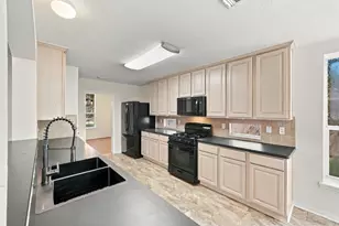 10 Orchid Grove Pl, Conroe, TX 77385 - Photo 14