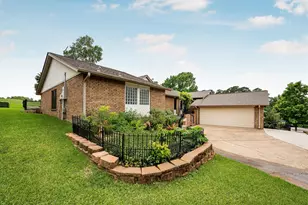 479 Cherry Hills Dr, Huntsville, TX 77340 - Photo 2