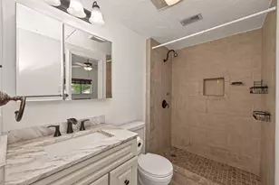 180 April Point Dr S, Conroe, TX 77356 - Photo 20