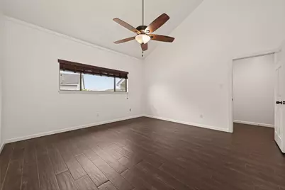 180 April Point Drive S, Conroe, TX 77356 - Photo 16