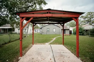 1308 N Rock Island St, Angleton, TX 77515 - Photo 34