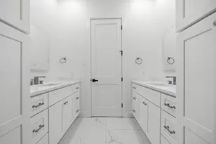 406 E 33rd St, Houston, TX 77018 - Photo 24