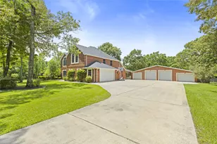 203 Mapleleaf St, Magnolia, TX 77354 - Photo 2