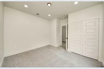 319 E Gulf Street, Baytown, TX 77520 - Photo 32