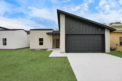 319 E Gulf Street, Baytown, TX 77520 - Photo 1