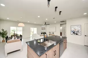 319 E Gulf St, Baytown, TX 77520 - Photo 6