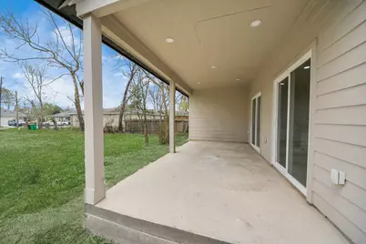 319 E Gulf Street, Baytown, TX 77520 - Photo 36