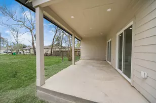 319 E Gulf St, Baytown, TX 77520 - Photo 36