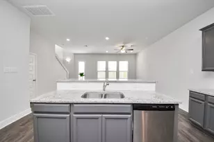 4423 Santorini Ln, Houston, TX 77045 - Photo 8