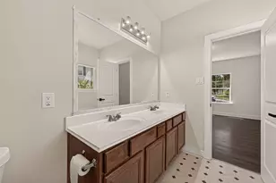 11812 Chanteloup Dr, Houston, TX 77047 - Photo 22