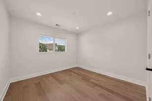 11812 Chanteloup Dr, Houston, TX 77047 - Photo 30