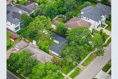 4626 Holly Street, Bellaire, TX 77401 - Photo 34