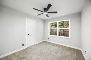 4626 Holly St, Bellaire, TX 77401 - Photo 24