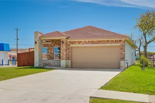 1107 W 2nd St, Freeport, TX 77541 - Photo 4