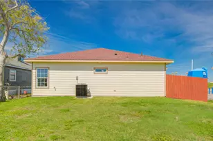 1107 W 2nd St, Freeport, TX 77541 - Photo 28