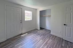 201 Eastwood St, Houston, TX 77011 - Photo 10
