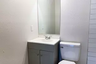 201 Eastwood St, Houston, TX 77011 - Photo 18