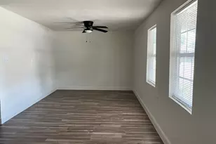 201 Eastwood St, Houston, TX 77011 - Photo 12