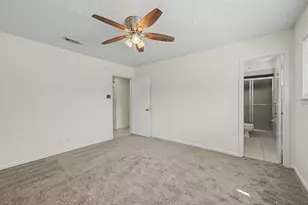 9315 Val Verde St, Houston, TX 77063 - Photo 14
