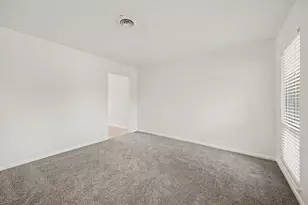 9315 Val Verde St, Houston, TX 77063 - Photo 10