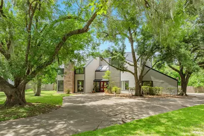 121 Catalpa Street, Lake Jackson, TX 77566 - Photo 1
