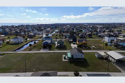 908 West Lane, Crystal Beach, TX 77650 - Photo 16