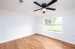 426 N Holland St, Bellville, TX 77418 - Photo 14