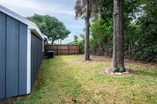 426 N Holland St, Bellville, TX 77418 - Photo 22