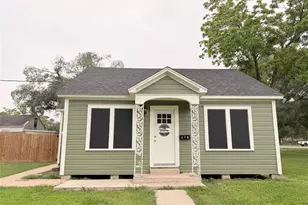 515 E Correll, El Campo, TX 77437 - Photo 1