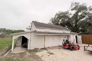 515 E Correll, El Campo, TX 77437 - Photo 8