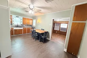 515 E Correll, El Campo, TX 77437 - Photo 10