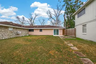 10 Ferguson St, Baytown, TX 77520 - Photo 38