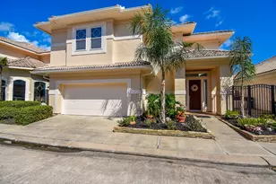 313 Harborside Cir, Kemah, TX 77565 - Photo 4