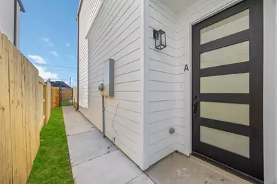 1466 Ferguson #B, Houston, TX 77088 - Photo 4