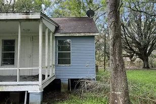 1414 Avenue K, Danbury, TX 77534 - Photo 2