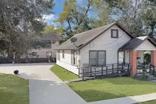 605 E Hunnicutt St, Baytown, TX 77520 - Photo 14