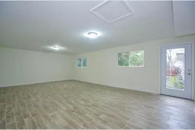 10711 Sharpview Drive, Houston, TX 77072 - Photo 6