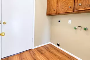 9943 Bayou Woods Dr, Baytown, TX 77521 - Photo 6