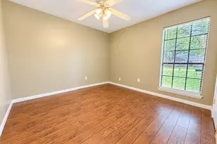 9943 Bayou Woods Dr, Baytown, TX 77521 - Photo 8