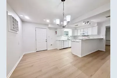 1121 N Chenango Street, Angleton, TX 77515 - Photo 10