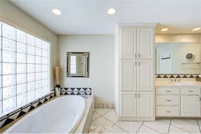 1550 Sue Barnett Drive, Houston, TX 77018 - Photo 24