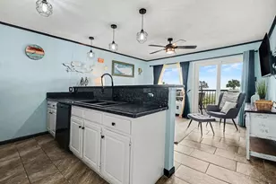 9520 Seawall Blvd, Galveston, TX 77554 - Photo 10