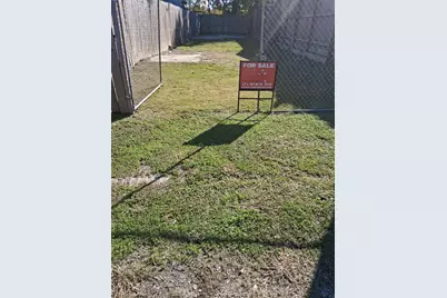 629 E 37th Street, Houston, TX 77022 - Photo 1