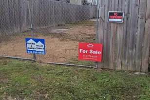 629 E 37th St, Houston, TX 77022 - Photo 4